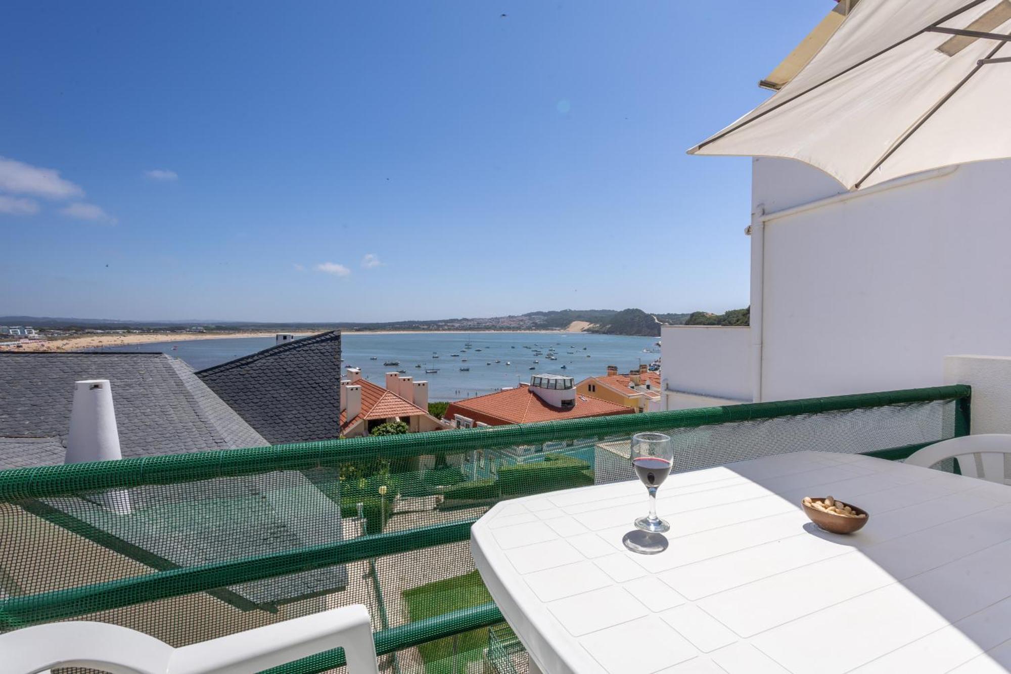 Concha Mar Com Vista Sobre A Baia Apartment เซามาร์ทินโญโดปอร์โต ภายนอก รูปภาพ
